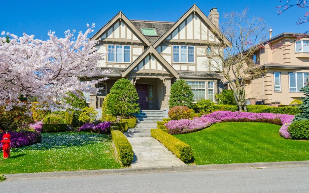 4 Crucial Steps to Take For Your Roof This Spring